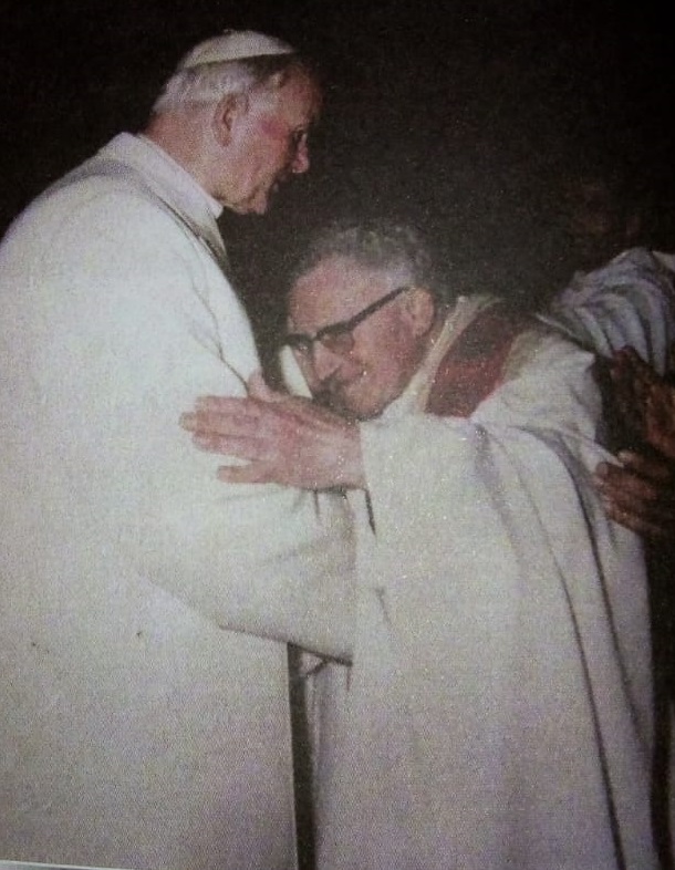 Padre Lage y San Juan Pablo II